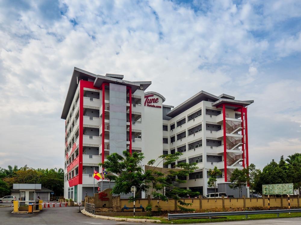 Tune Klia Aeropolis Hotel 3*